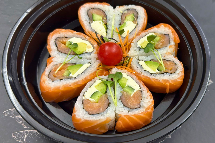 Valentine's Special- Salmon Cupid's Roll (8pcs)
